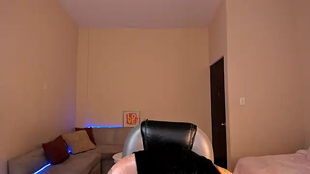 Kristen_Garner webcam