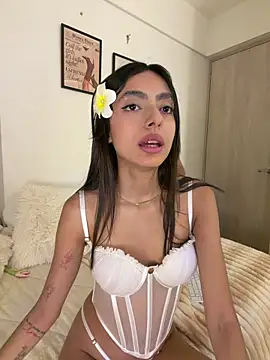 Zara Luuv (ZaraLuuv)