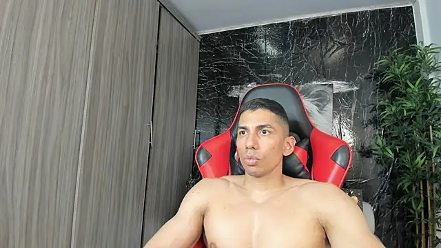 Erik_castle webcam
