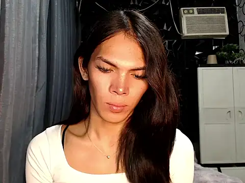 GORGEOUS_CARMEE webcam