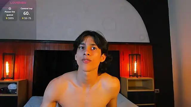 cheys_mast (M twink) - play with nipples with oil