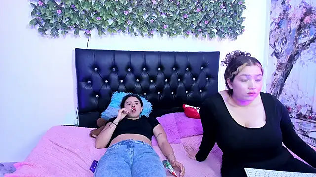 valeria_and_zoe webcam