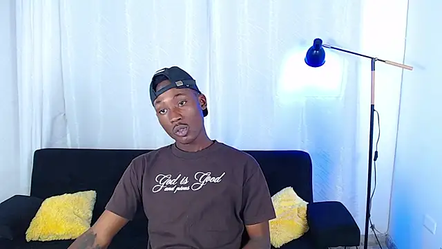 alexaandro18 webcam