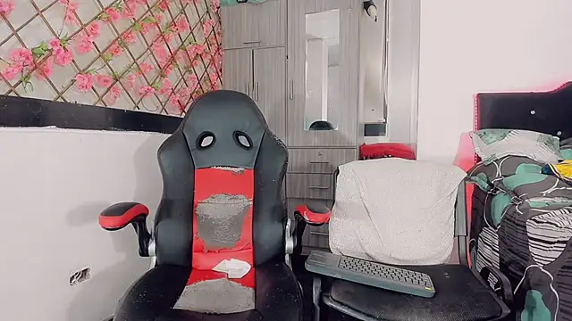 Thiara_veky_ webcam