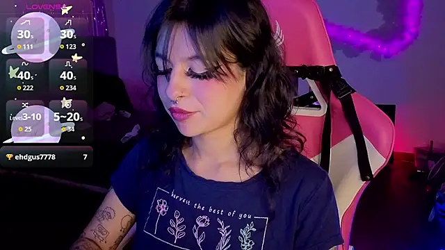 larah_uwu webcam