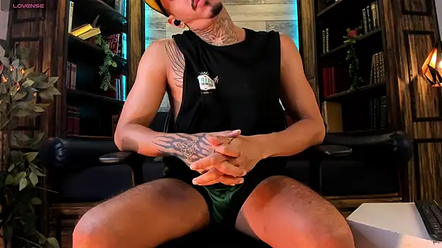 Donovan_Desmond webcam