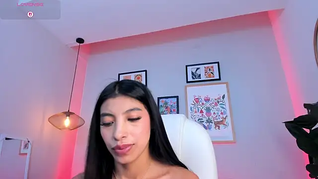 Tiffany_Low webcam