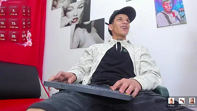 big_hot_boy_ webcam