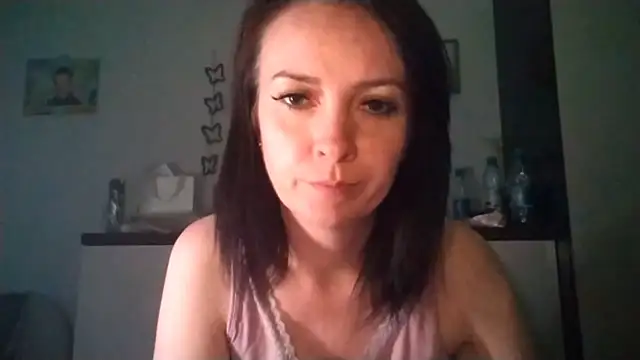 JenniferAlone webcam