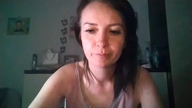 JenniferAlone webcam