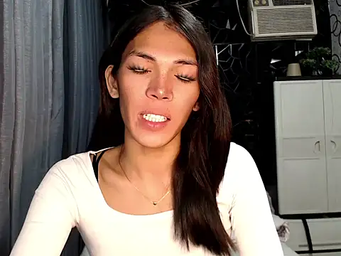 GORGEOUS_CARMEE webcam