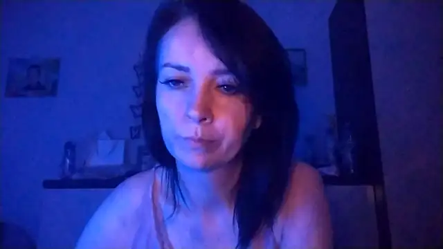 JenniferAlone webcam