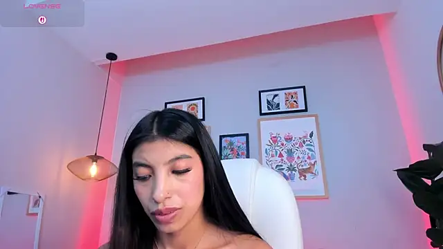 Tiffany_Low webcam