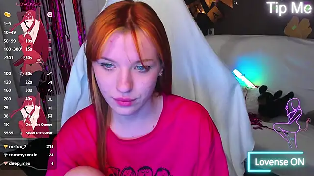MeganNewCat webcam