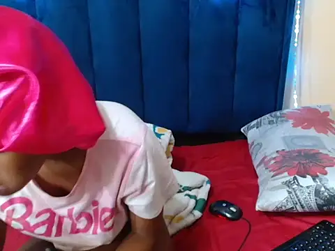 HotCreamyTea webcam