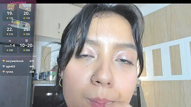 charlottekiss99 webcam