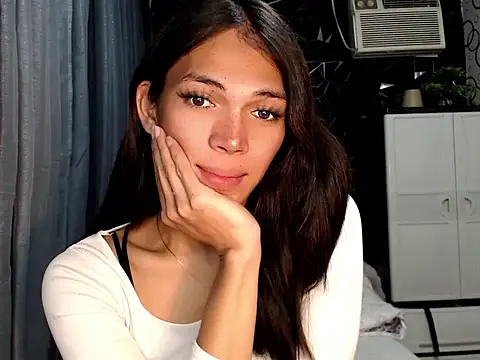 GORGEOUS_CARMEE webcam