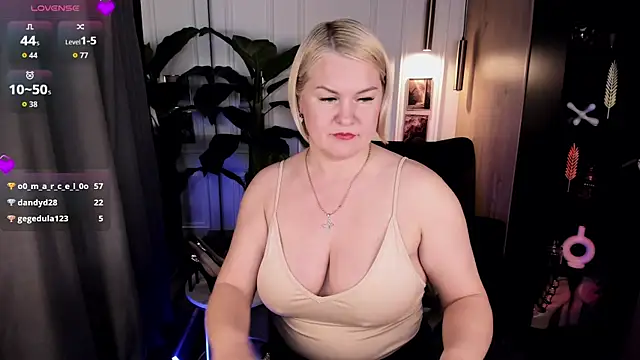 YolandaKiss webcam