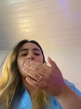 Antonella_Julieta webcam