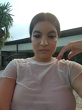 Pretty_Julieta webcam