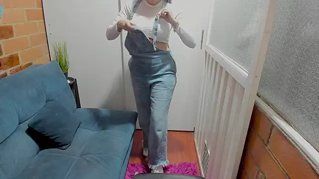 Penelope47 live cam on StripChat