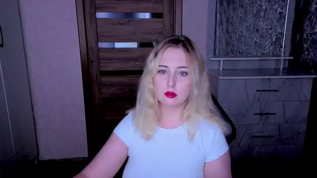Kristy-Max webcam