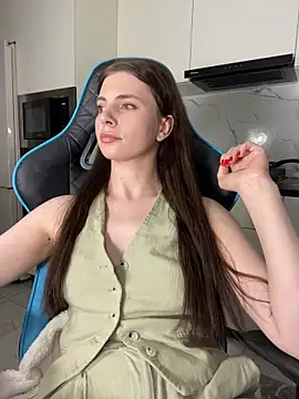 CurlyLara webcam