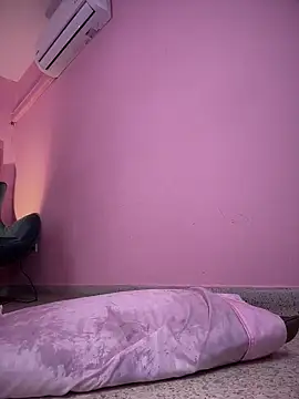 KellyOlsenbe webcam