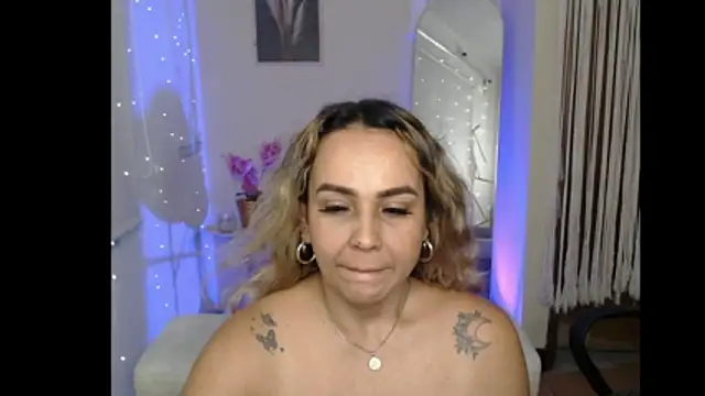 Aunty_milf webcam