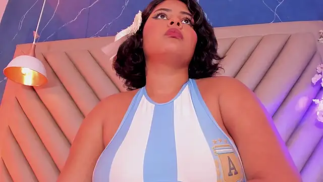 NaomiVelour webcam