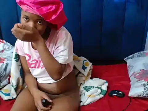 HotCreamyTea webcam