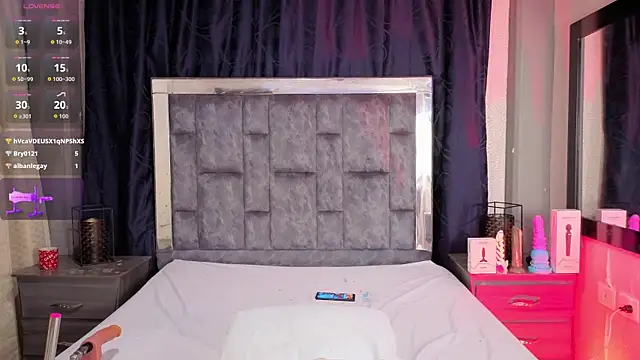 LeoMonnroe webcam