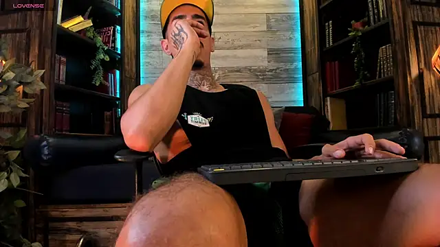 Donovan_Desmond webcam