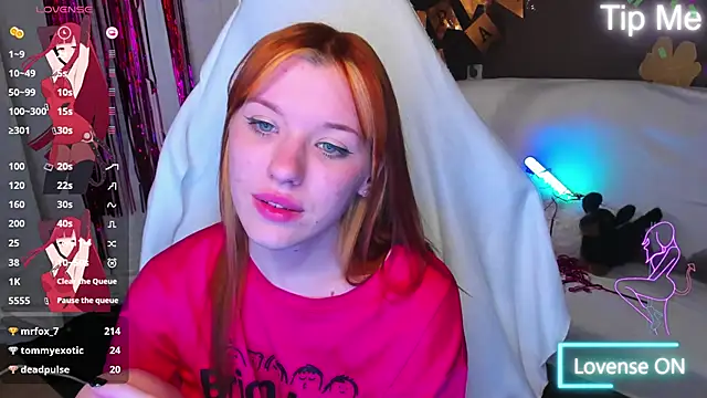 MeganNewCat webcam