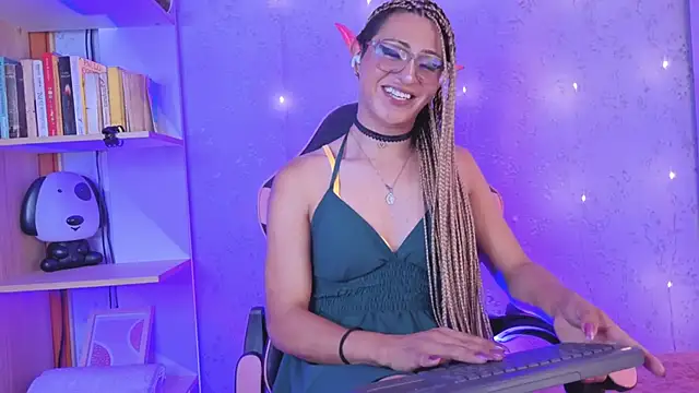 _Alexaavandercloude webcam