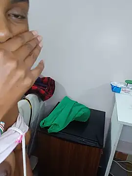 prettysuri22 webcam