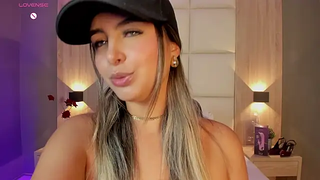 bella1207 live cam on StripChat