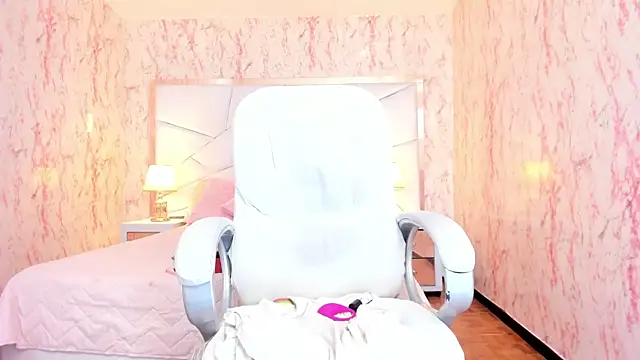 Emily_Whinfre webcam
