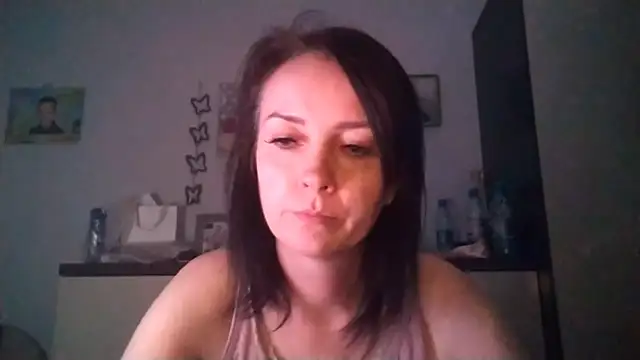 JenniferAlone webcam
