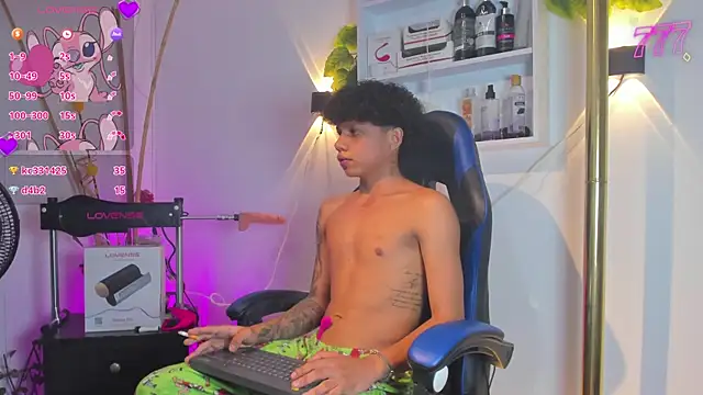 _taylor_black webcam