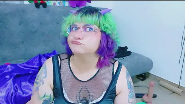 XxGreenGoodxX webcam