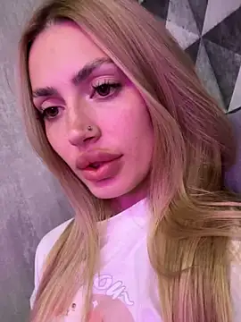 Elizabeth_Tay webcam