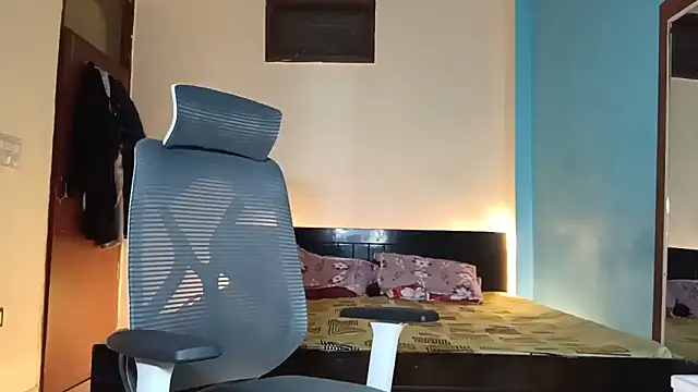 YourDesi_Laila_ webcam
