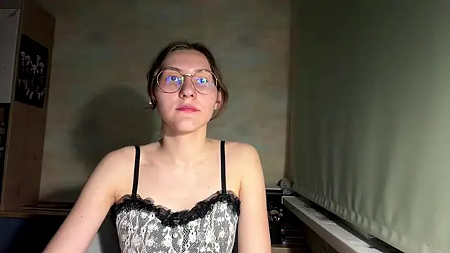 Miaaa_Moon webcam