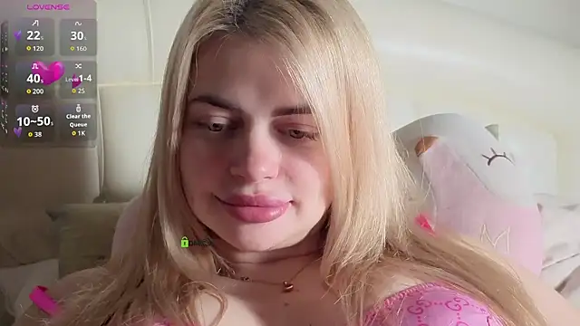 ShamlesssAdell webcam