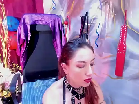 Queenscarlettsecret webcam
