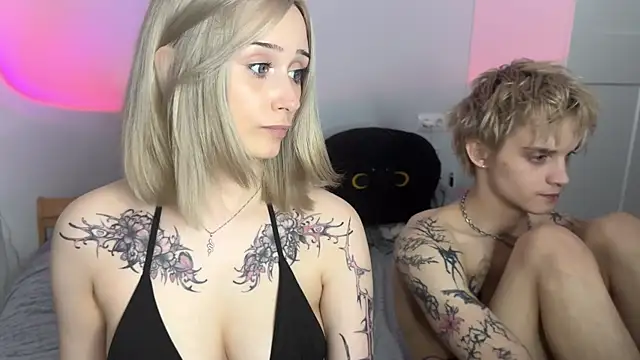 mia_side webcam