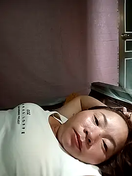 Cumhots111 webcam