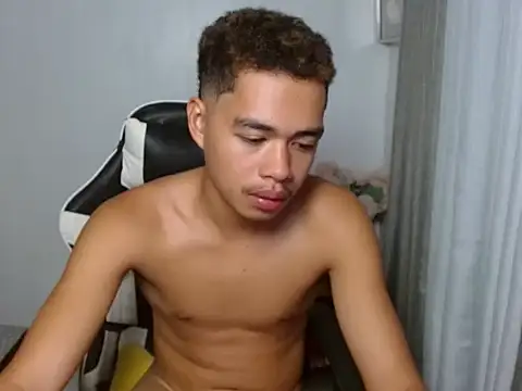 curlyasian_njxx webcam