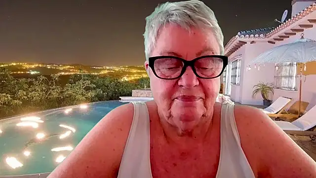 Mystery-Grandmother webcam